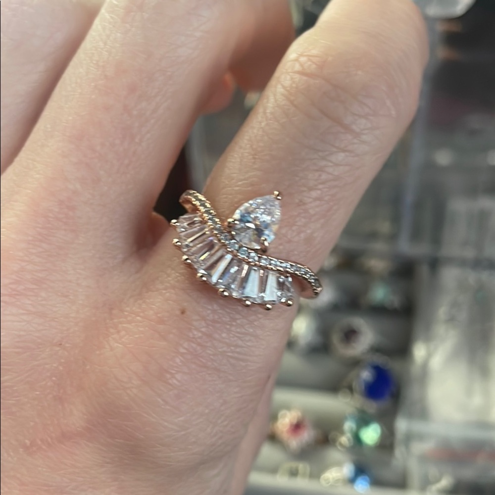 🦋Gold and Silver Art Deco Ring with Baguette and Round Stones